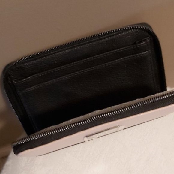 Calvin Klein Black and Cream Wallet - Picture 3 of 6